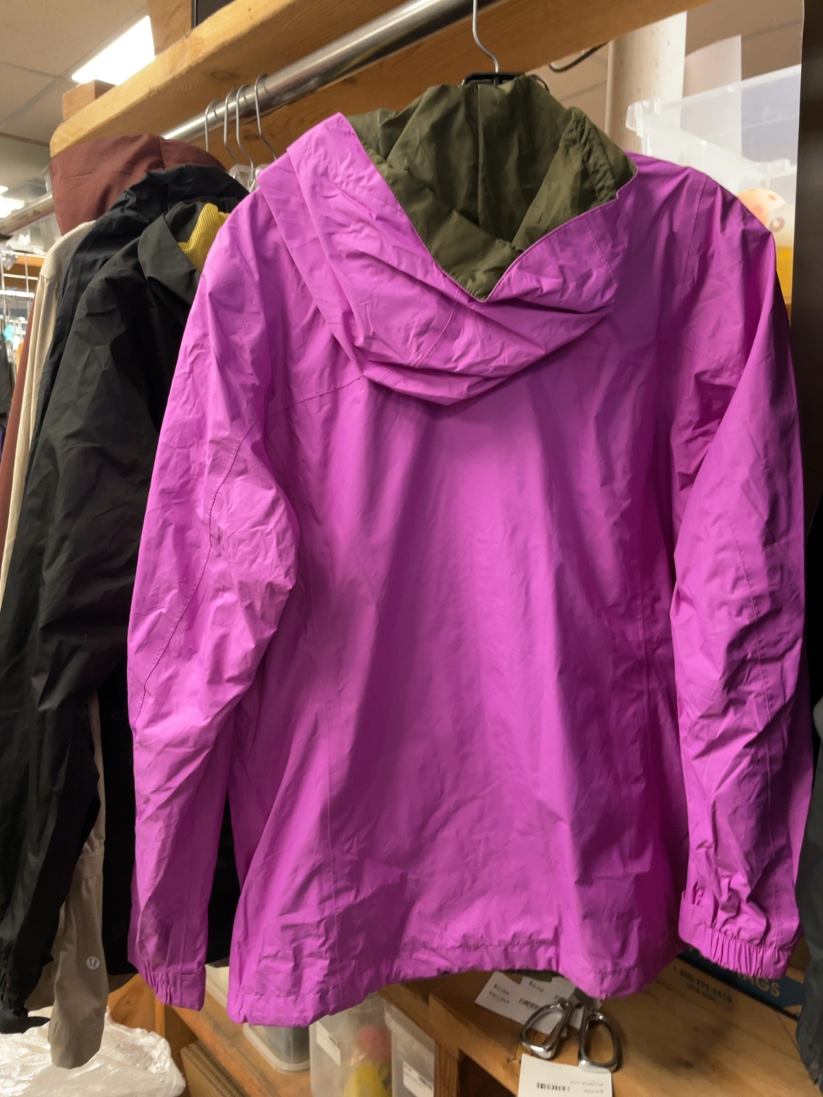 Columbia Women's Rain Jacket Size M Pink