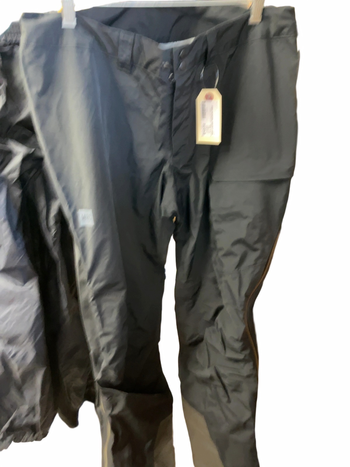 MEC Rain Pants Size M Women's Black