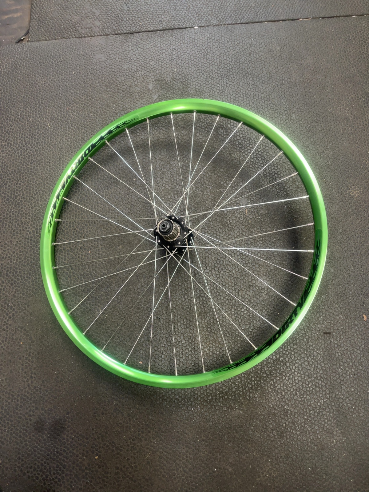 Dirty Wheelset 6-Bolt Disc Green Brand new