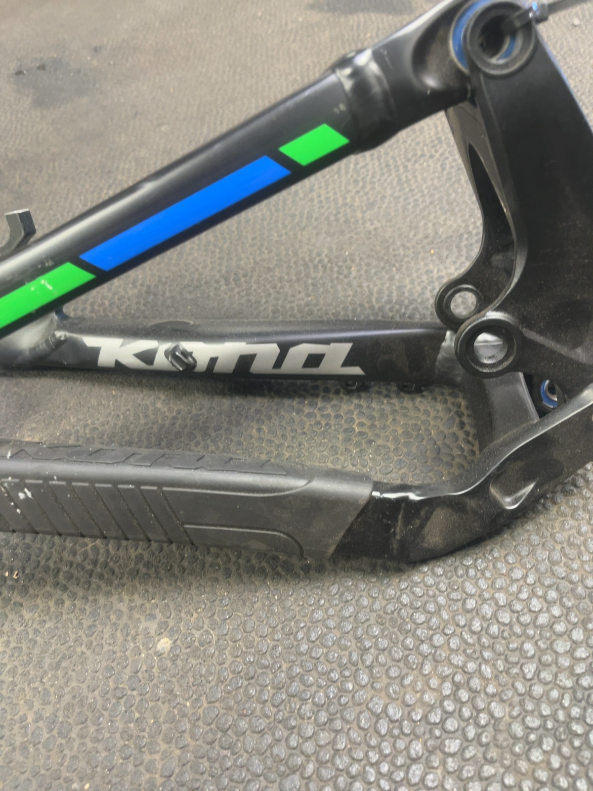 Kona Operator Mountain Bike Rear Triangle Suspension Assembly Good