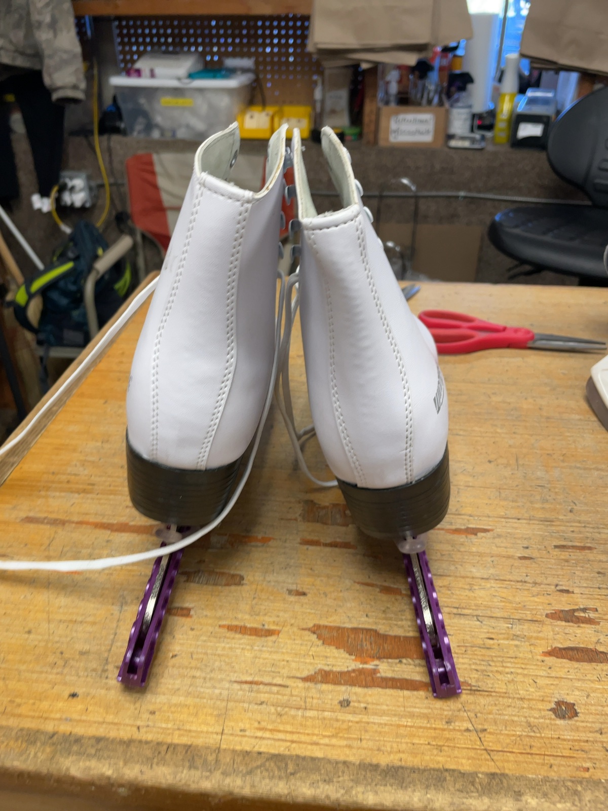 Winnwell Size 8 Figure Skates