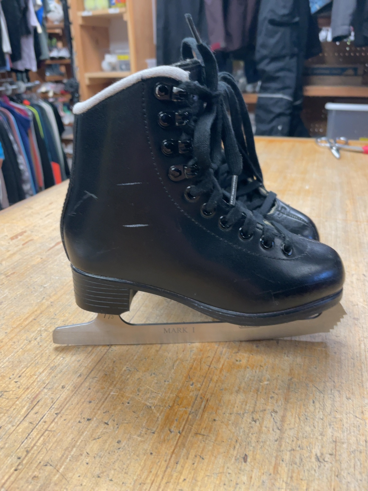 Jackson 445 Size 12C Figure Skates