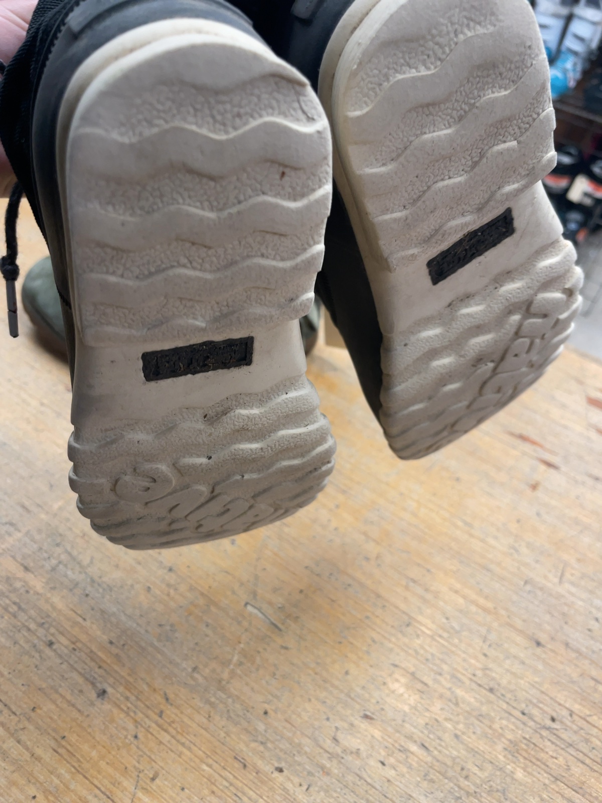 Native Shoes Jimmy Duck Boots Size 3