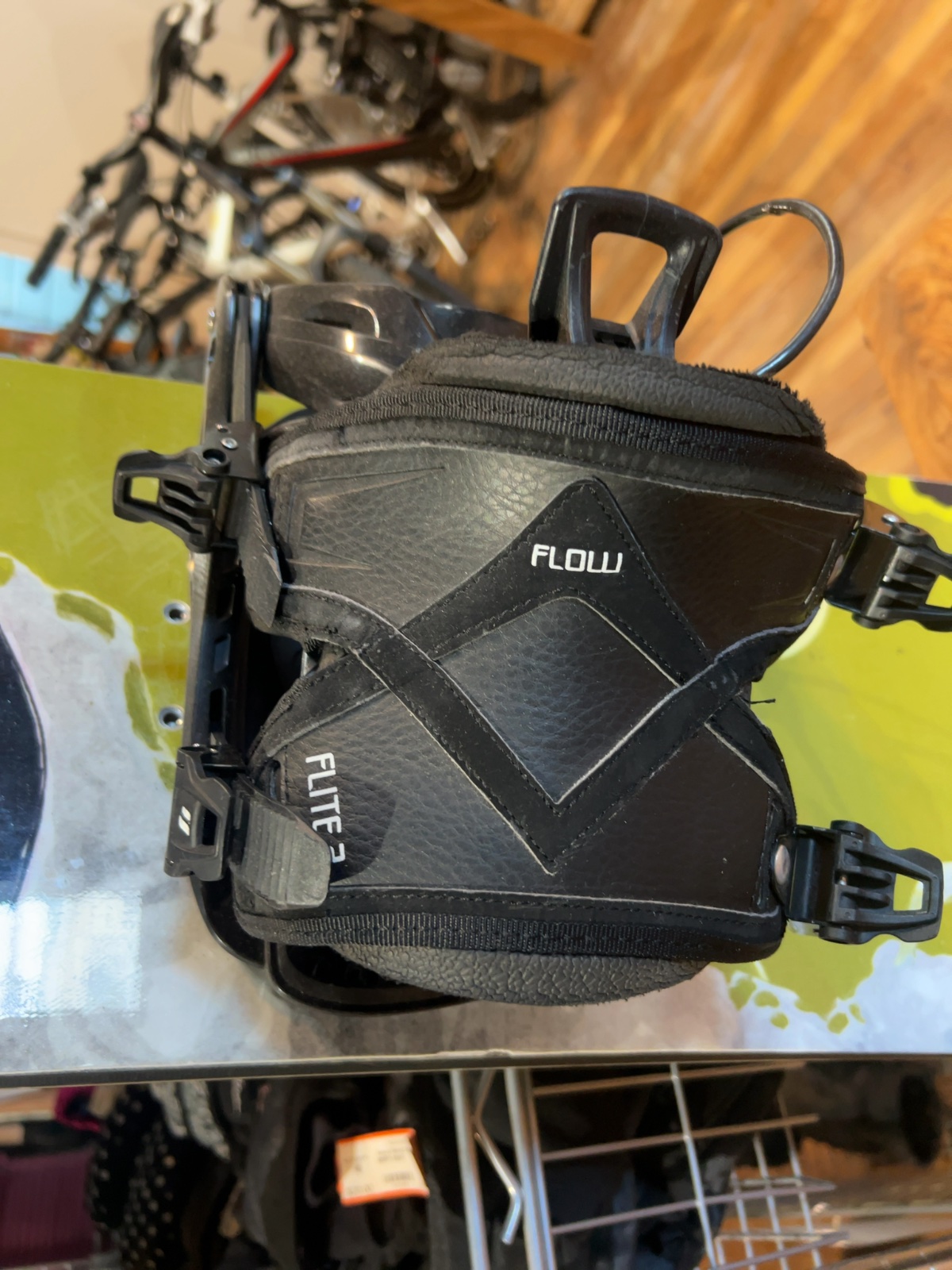 StepChild Hammerhead Snowboard With Flow Flite 2 Bindings Good 159