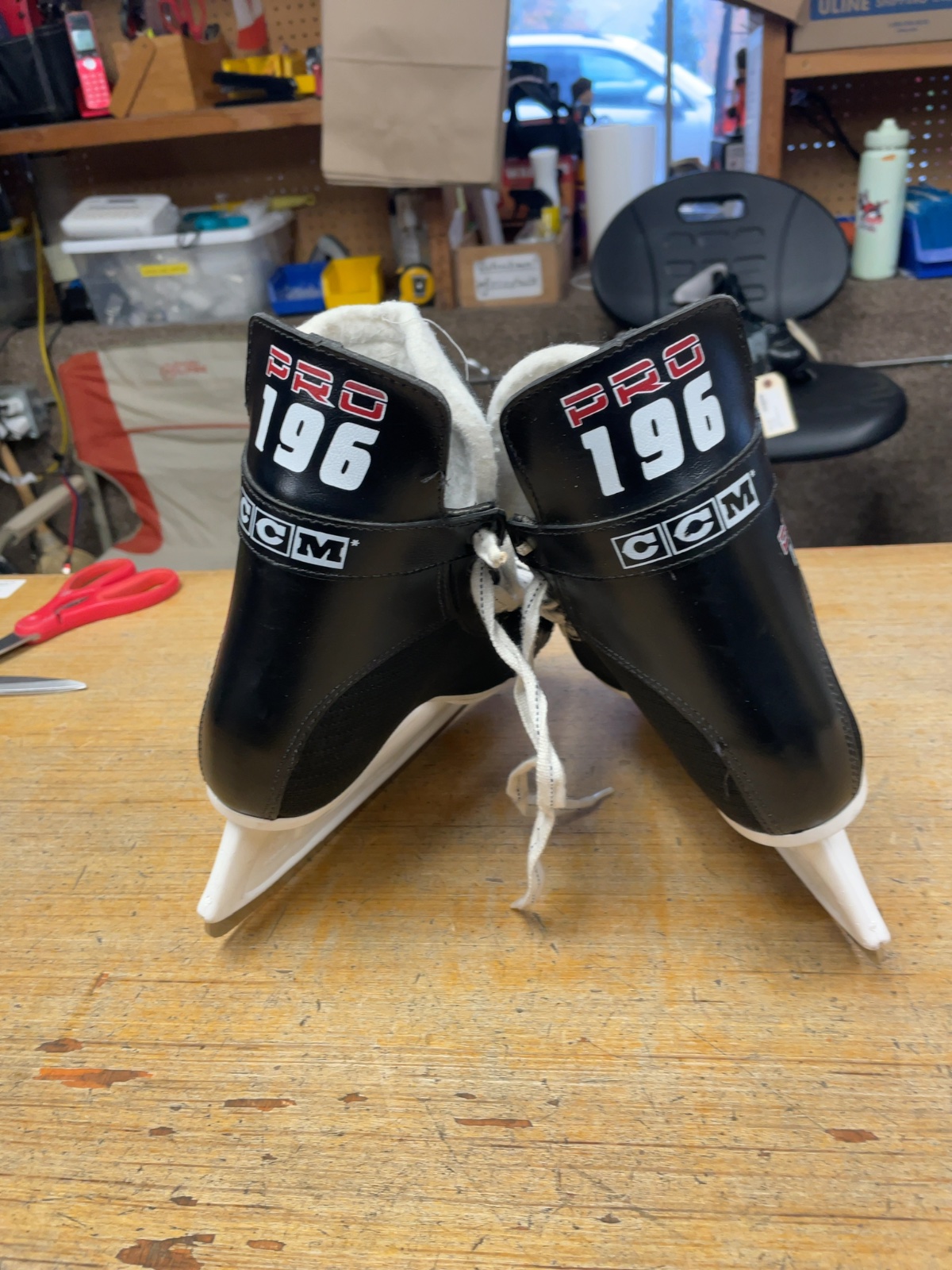 CCM Pro 196 Size 4 Hockey Skates