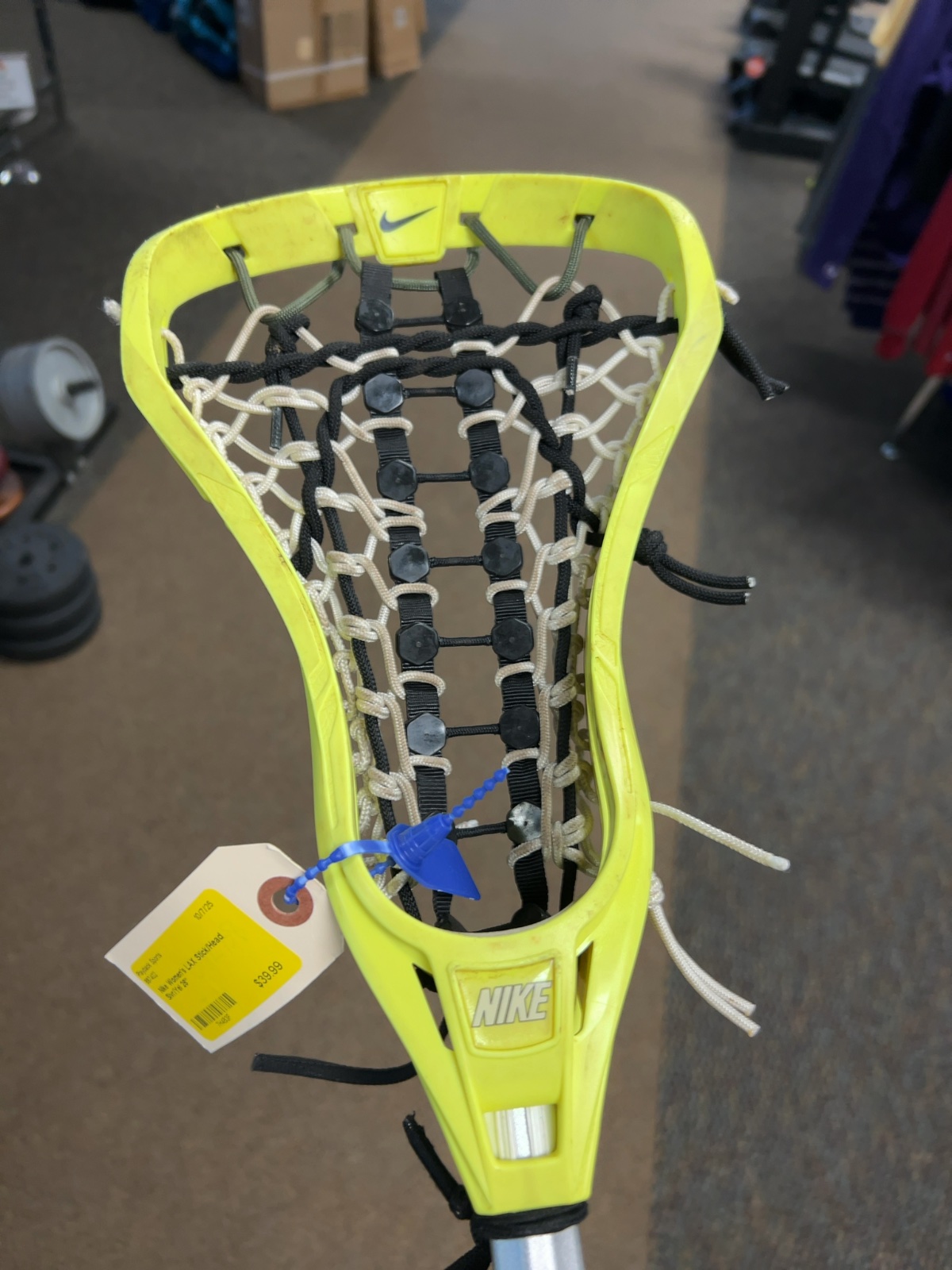 Nike Women's Complete Lacrosse Stick Yellow Head Silver Shaft 26" Good