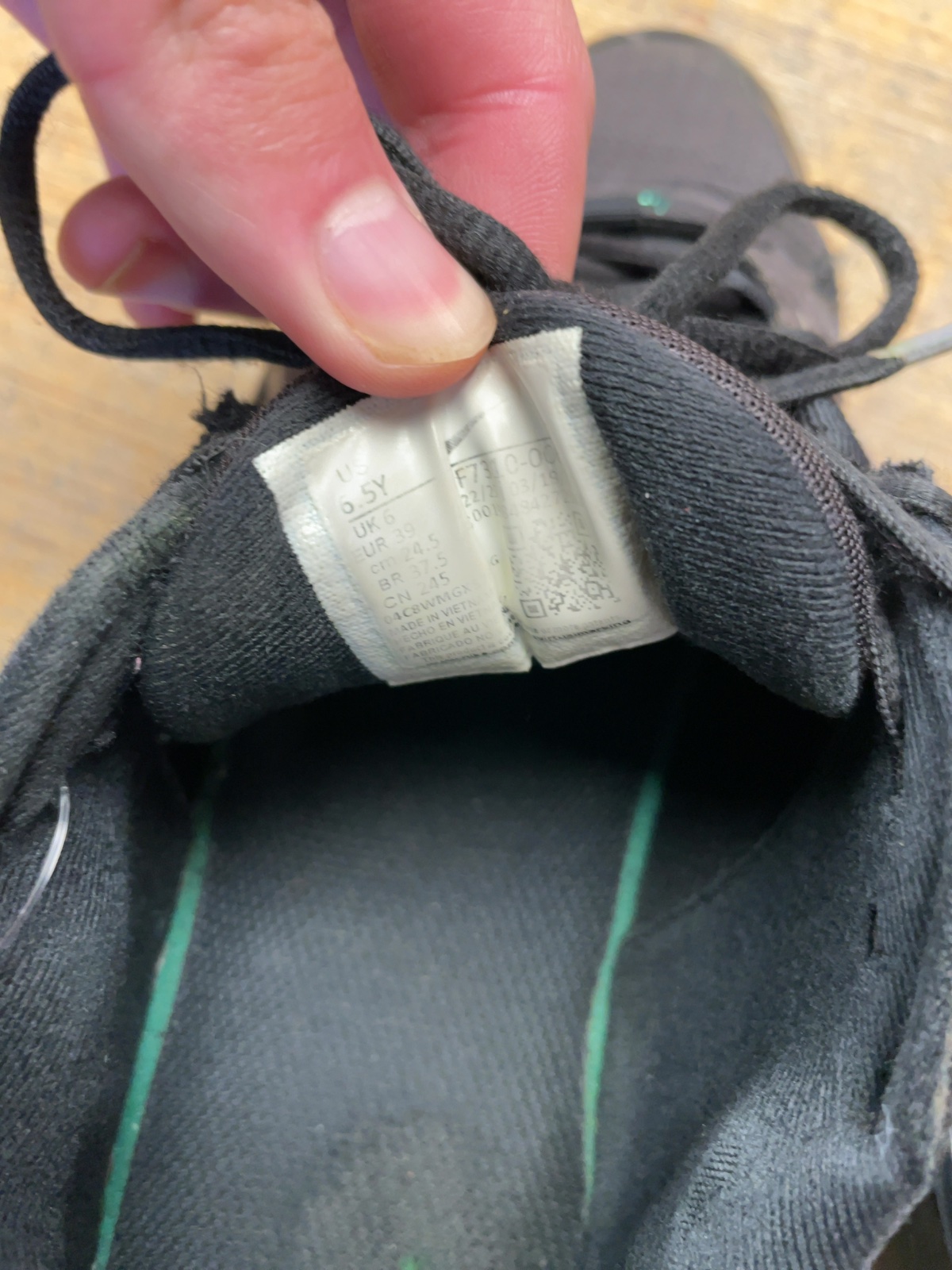 Nike Air Max Dn 6.5Y Black Running Shoes