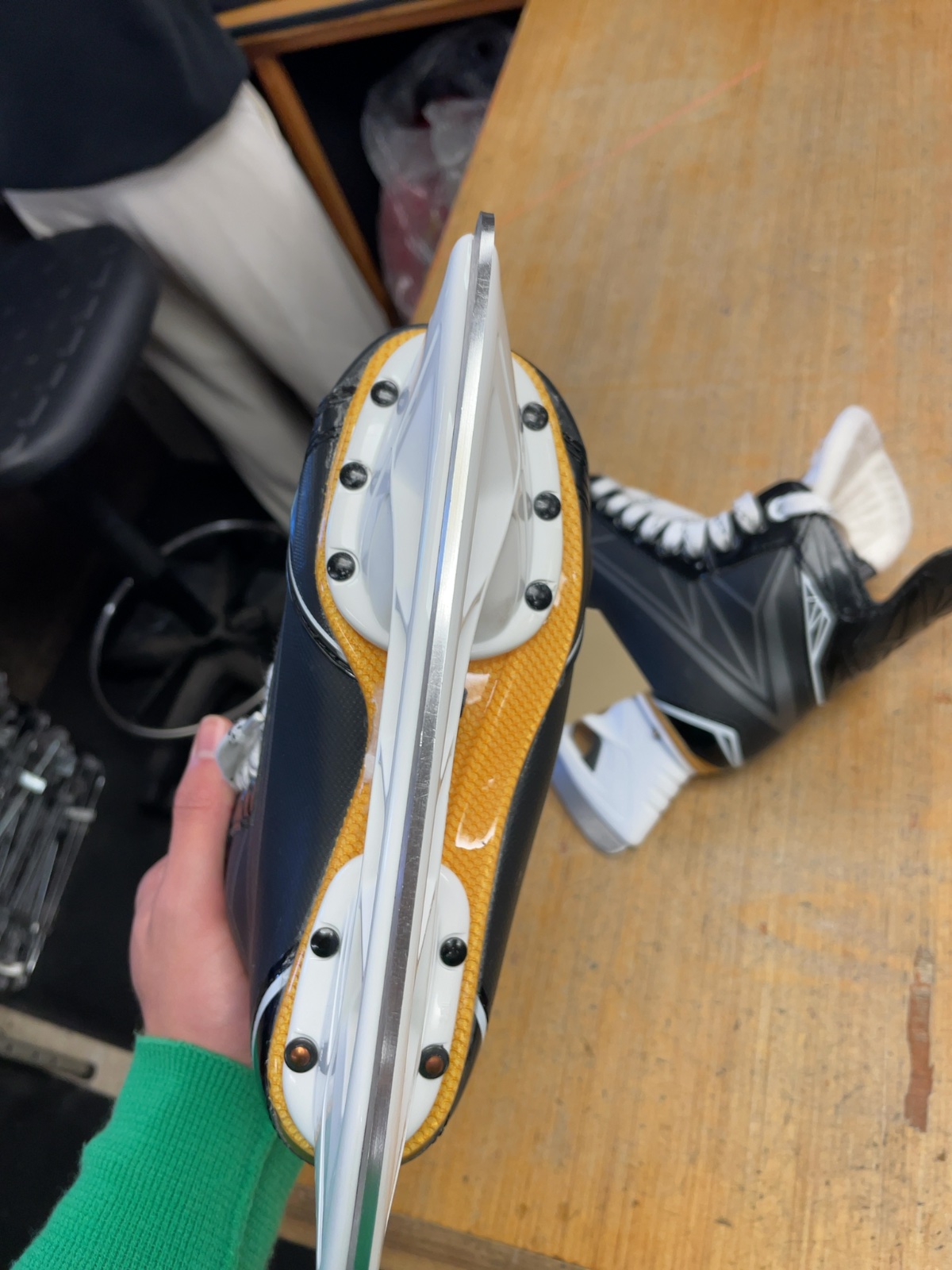 Bauer Supreme S160 Size 2D Junior Ice Hockey Skates