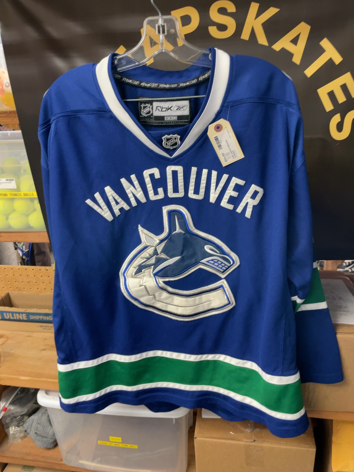 Reebok Vancouver Canucks Roberto Luongo Size L Hockey Jersey