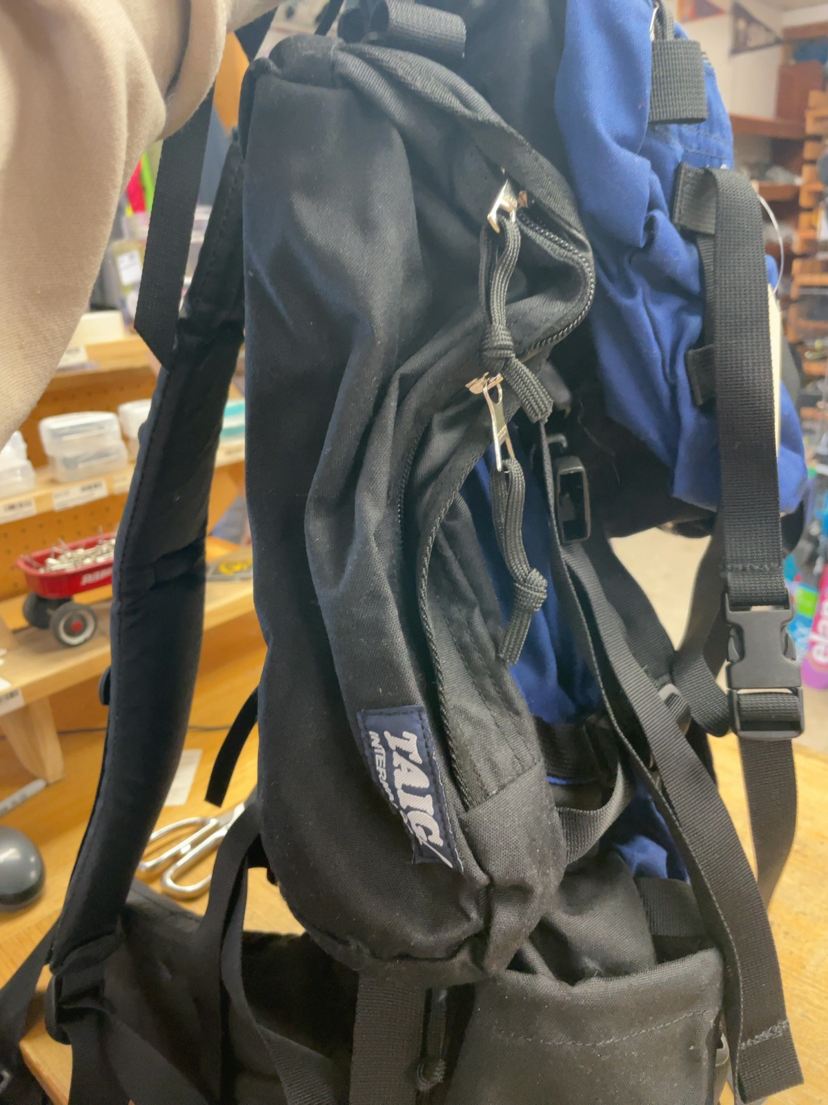 Taiga International Backpack Blue/Black