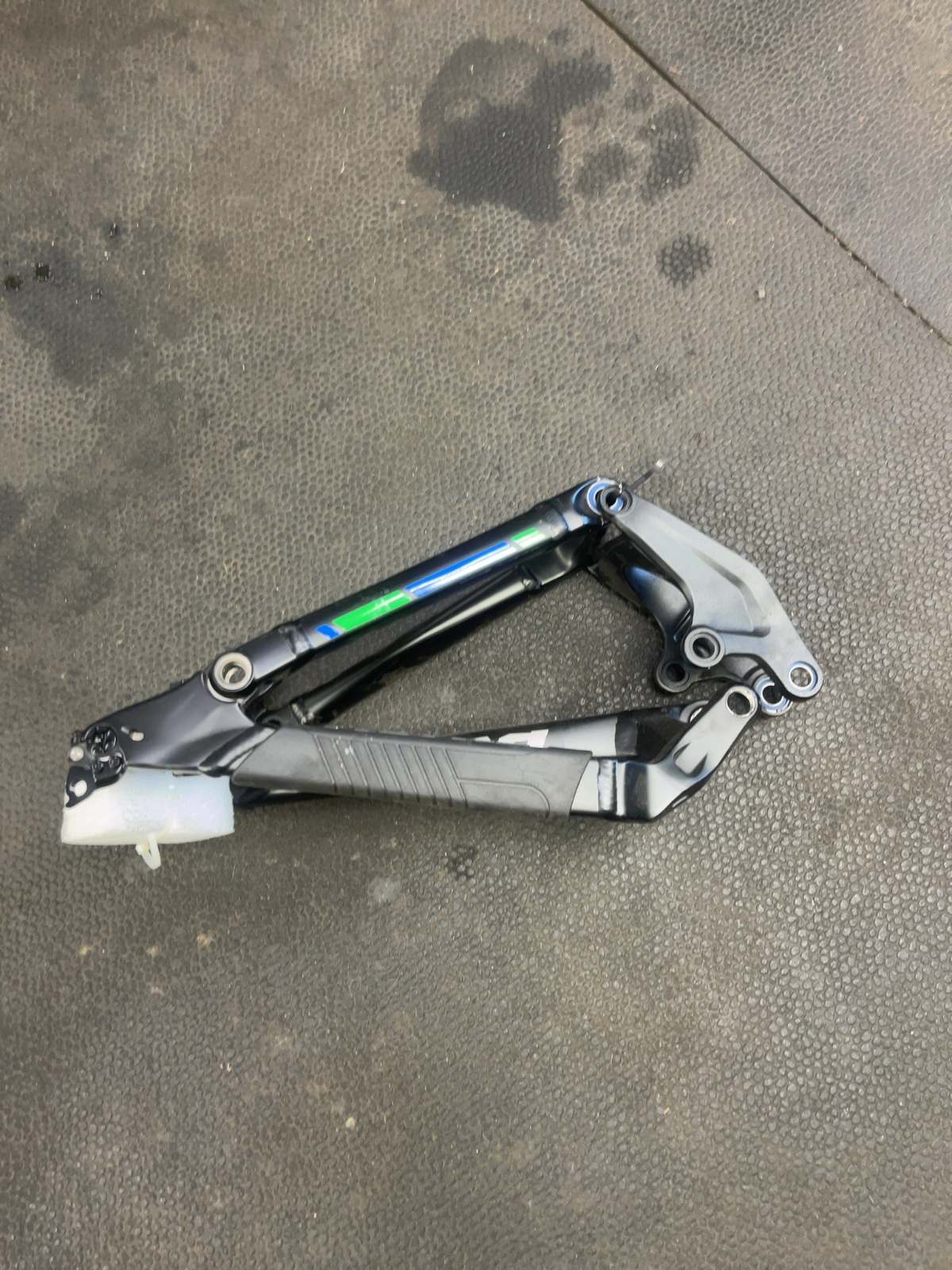 Kona Operator Mountain Bike Rear Triangle Suspension Assembly Good