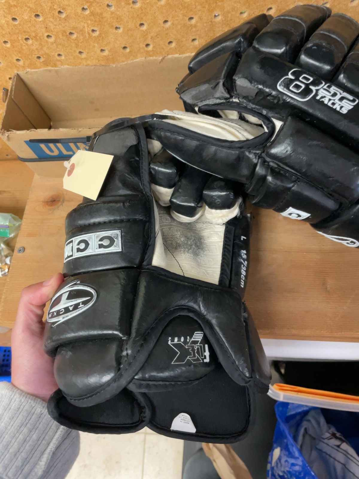 CCM 852 Tacks L 15"/38cm Hockey Gloves