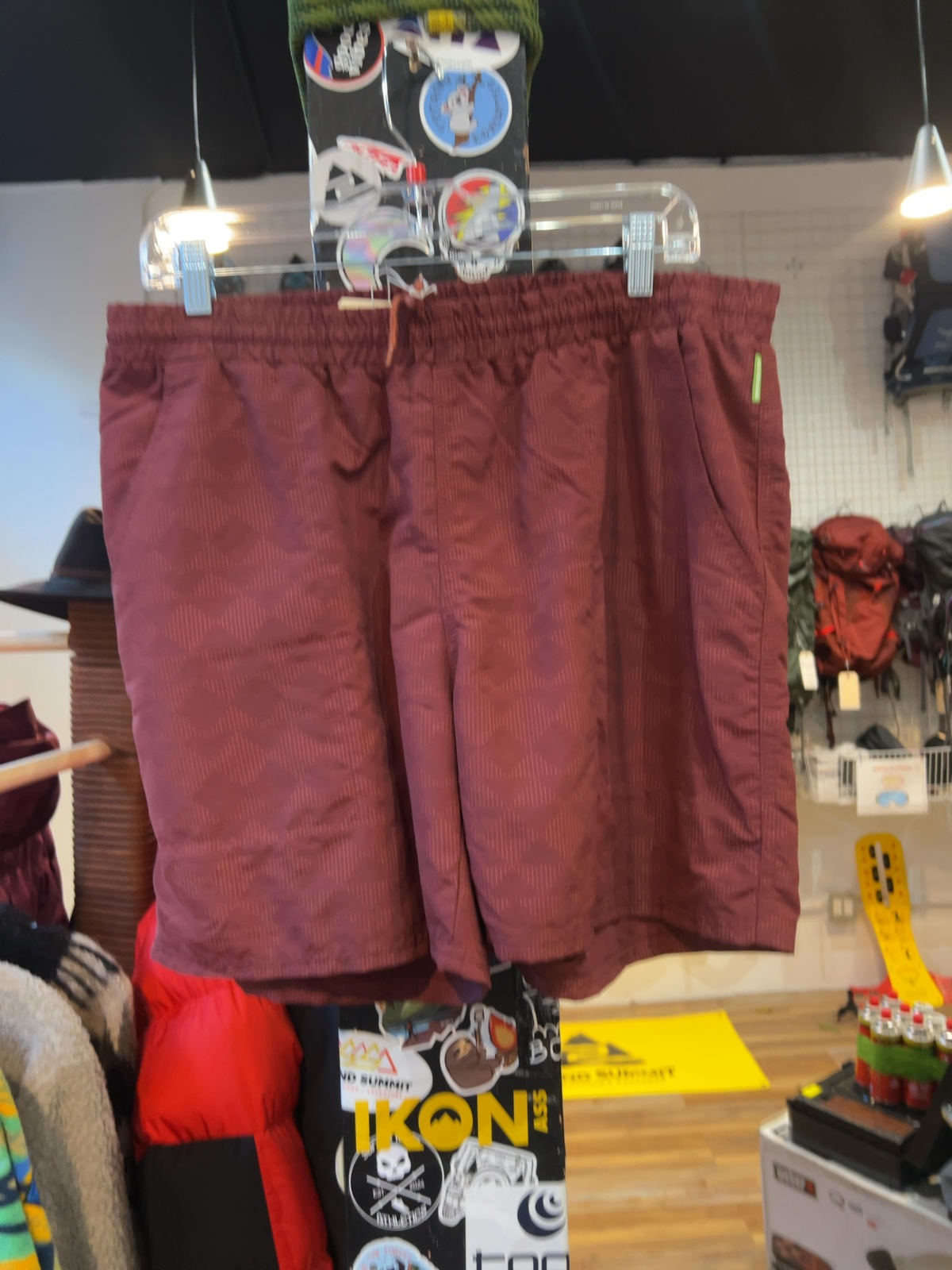 Kathmandu Patterned Elastic Waist Shorts Good L