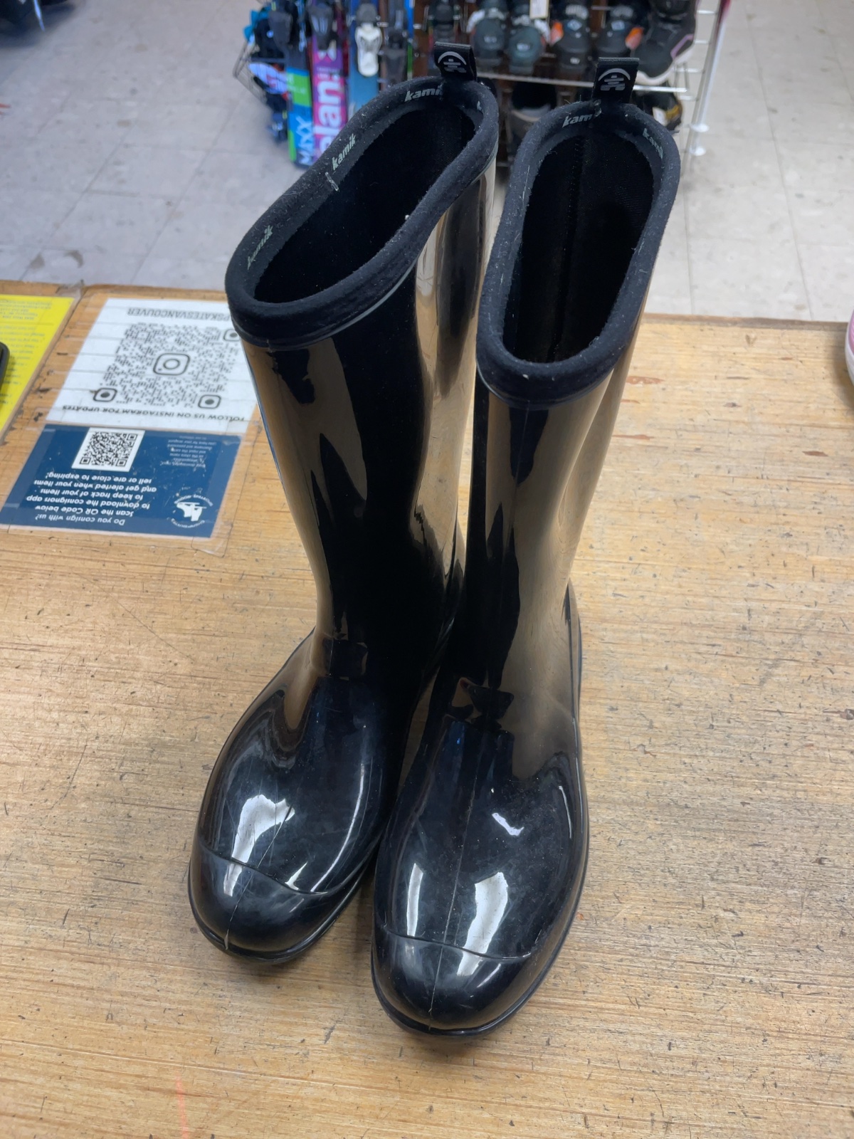 Kamik Size 9 Rain Boots