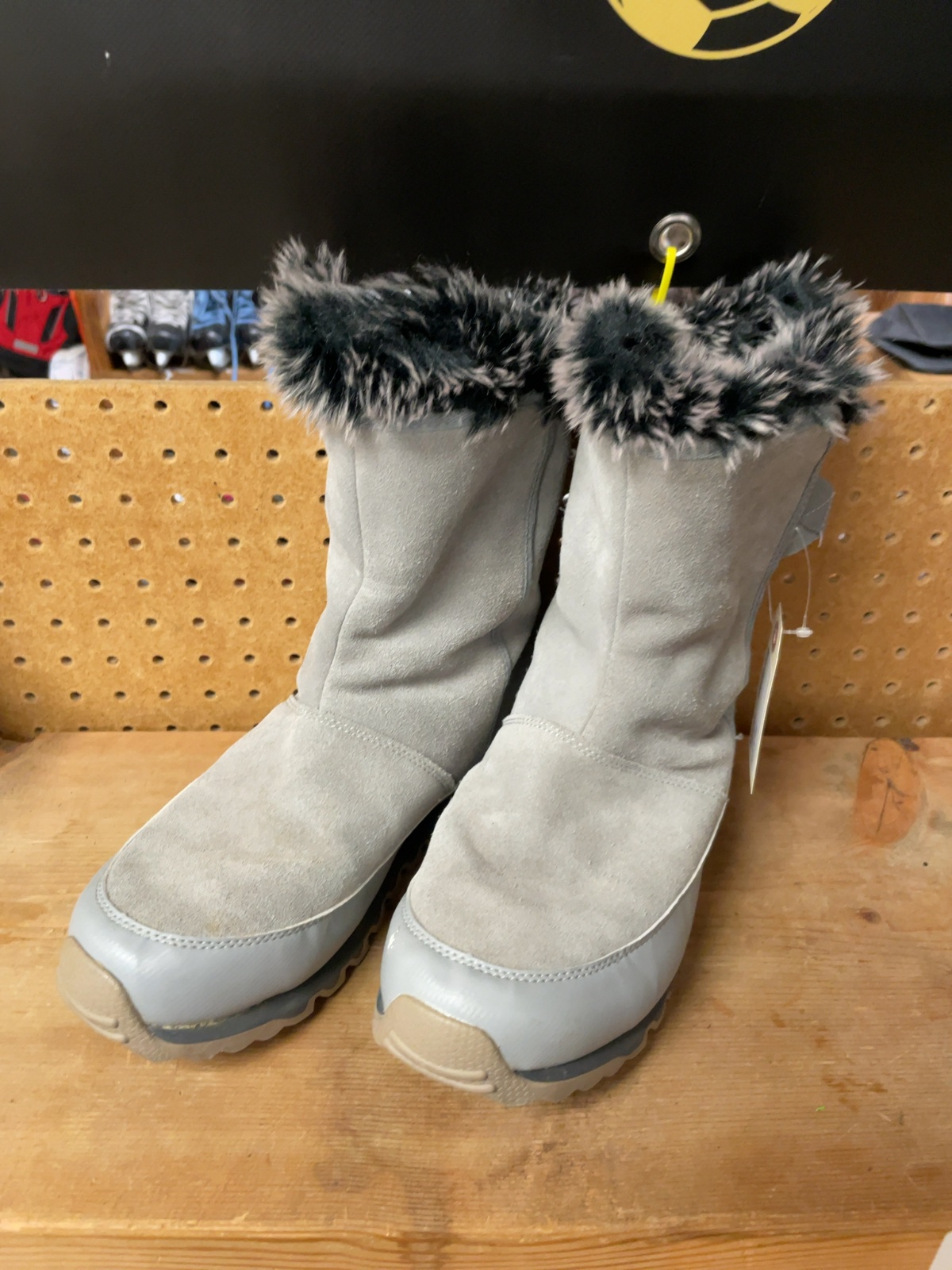 Cougar H2O Size 10 Faux Fur Winter Boots Grey