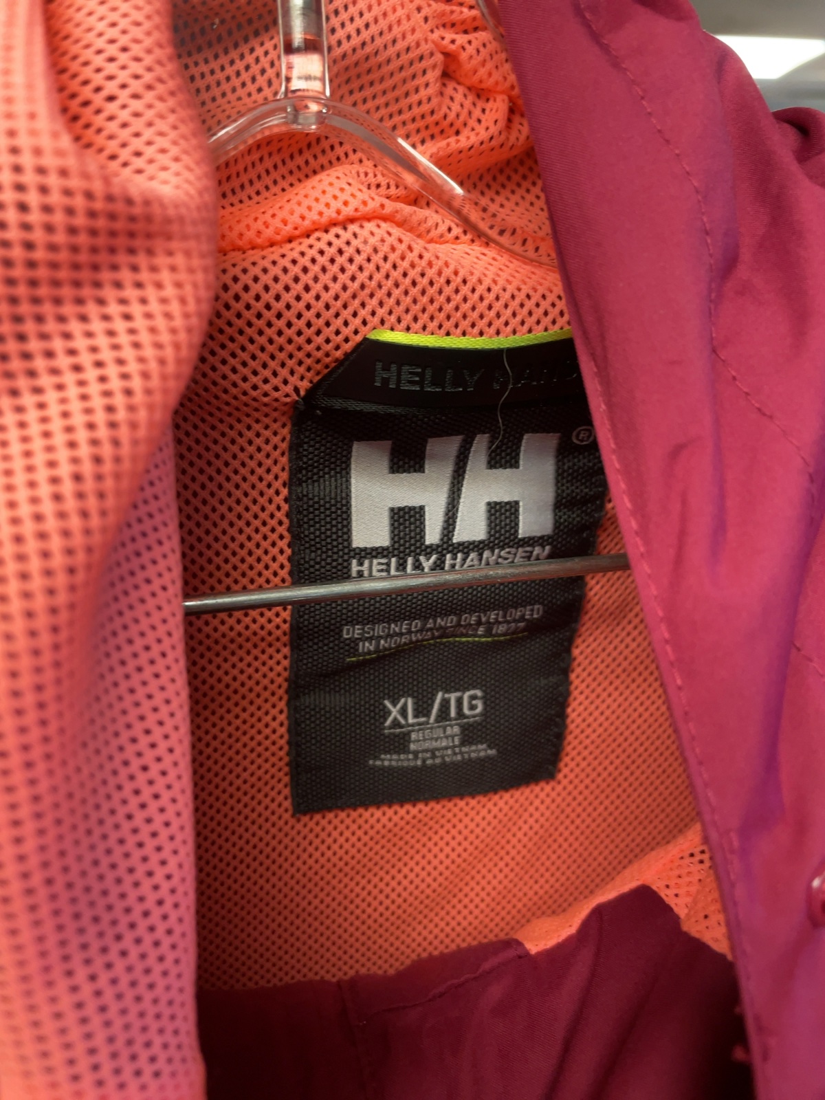 Helly Hansen Size XL Hooded Rain Jacket Pink/Navy