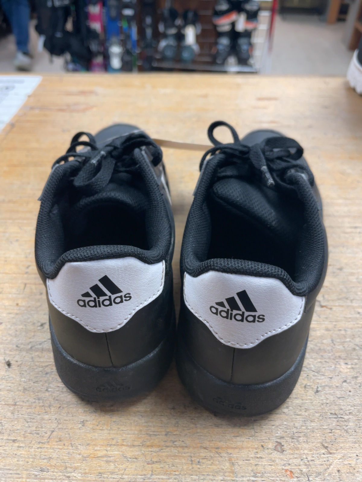 Adidas Size 2.5 US Black / White Sneakers