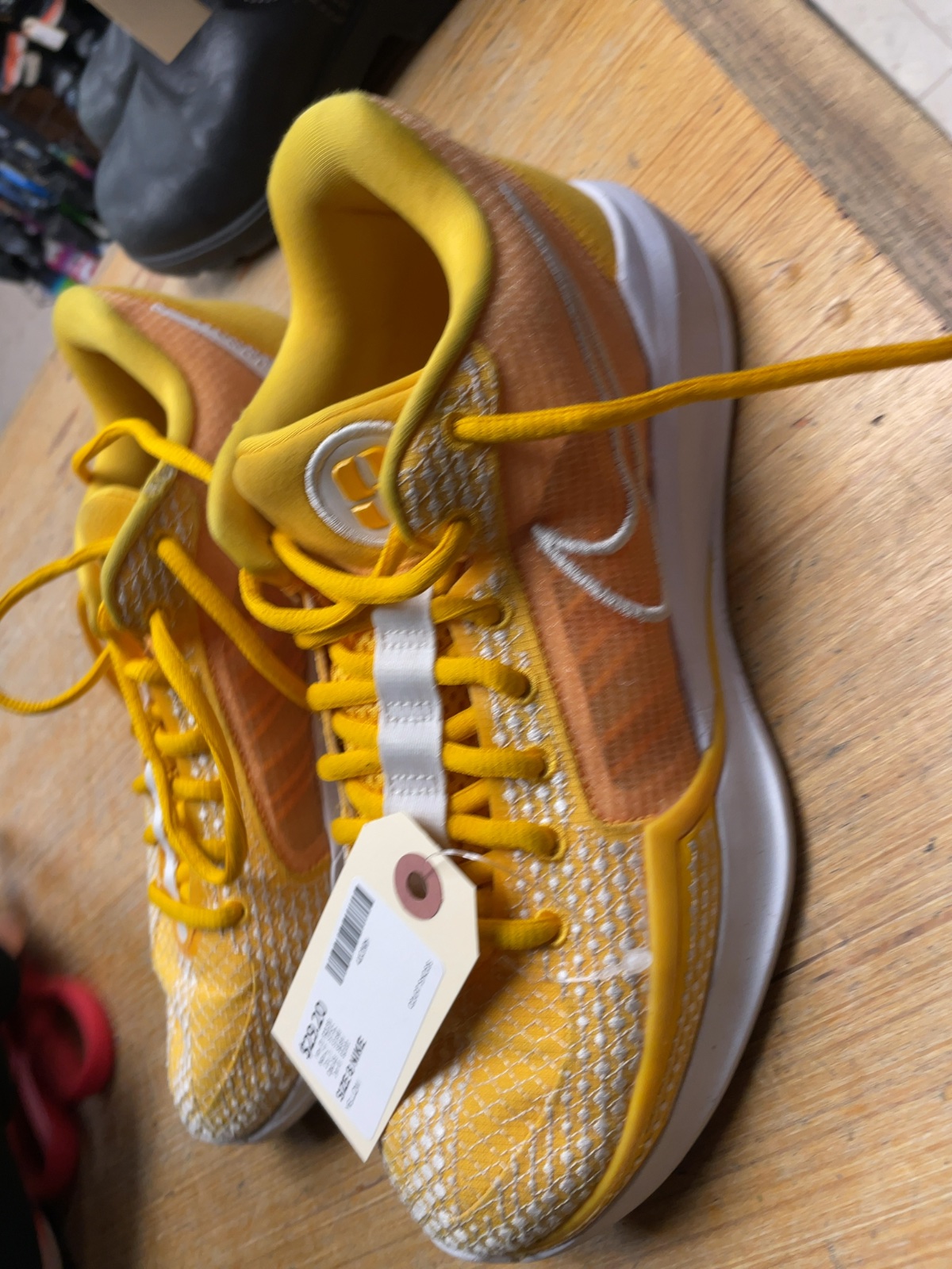 Nike Sabrina 1 Size 8 Court Shoes