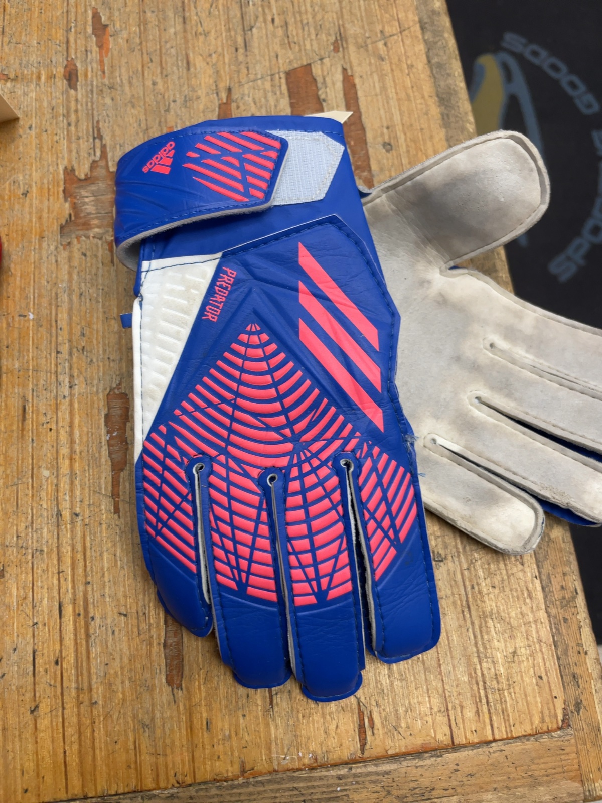 Adidas Predator Size 6 Goalkeeper Gloves Blue/Pink