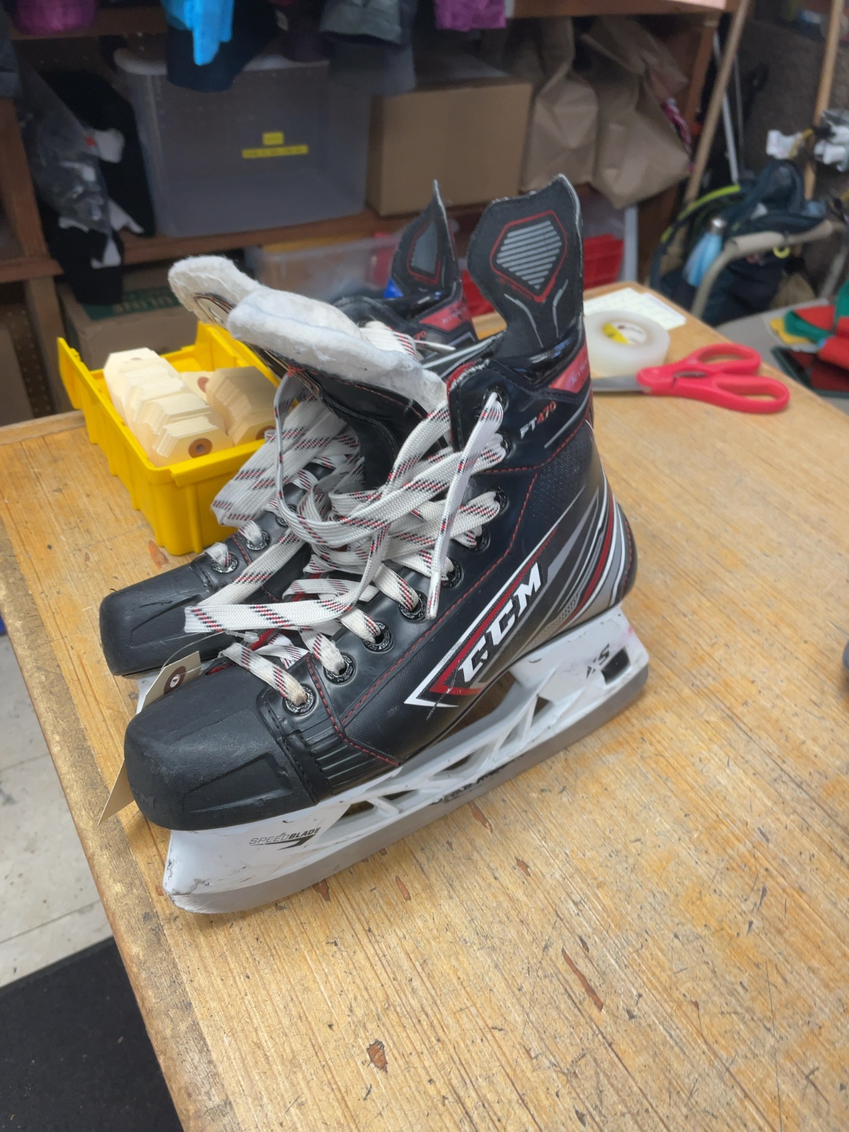 CCM JetSpeed FT470 Size 6.5 D Ice Hockey Skates