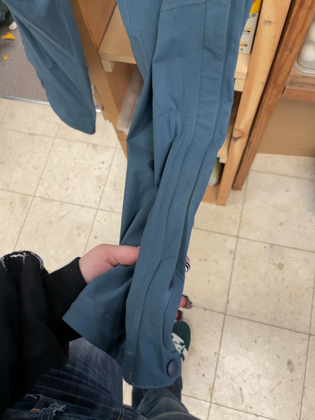 MEC Size M Men's Rain Pants