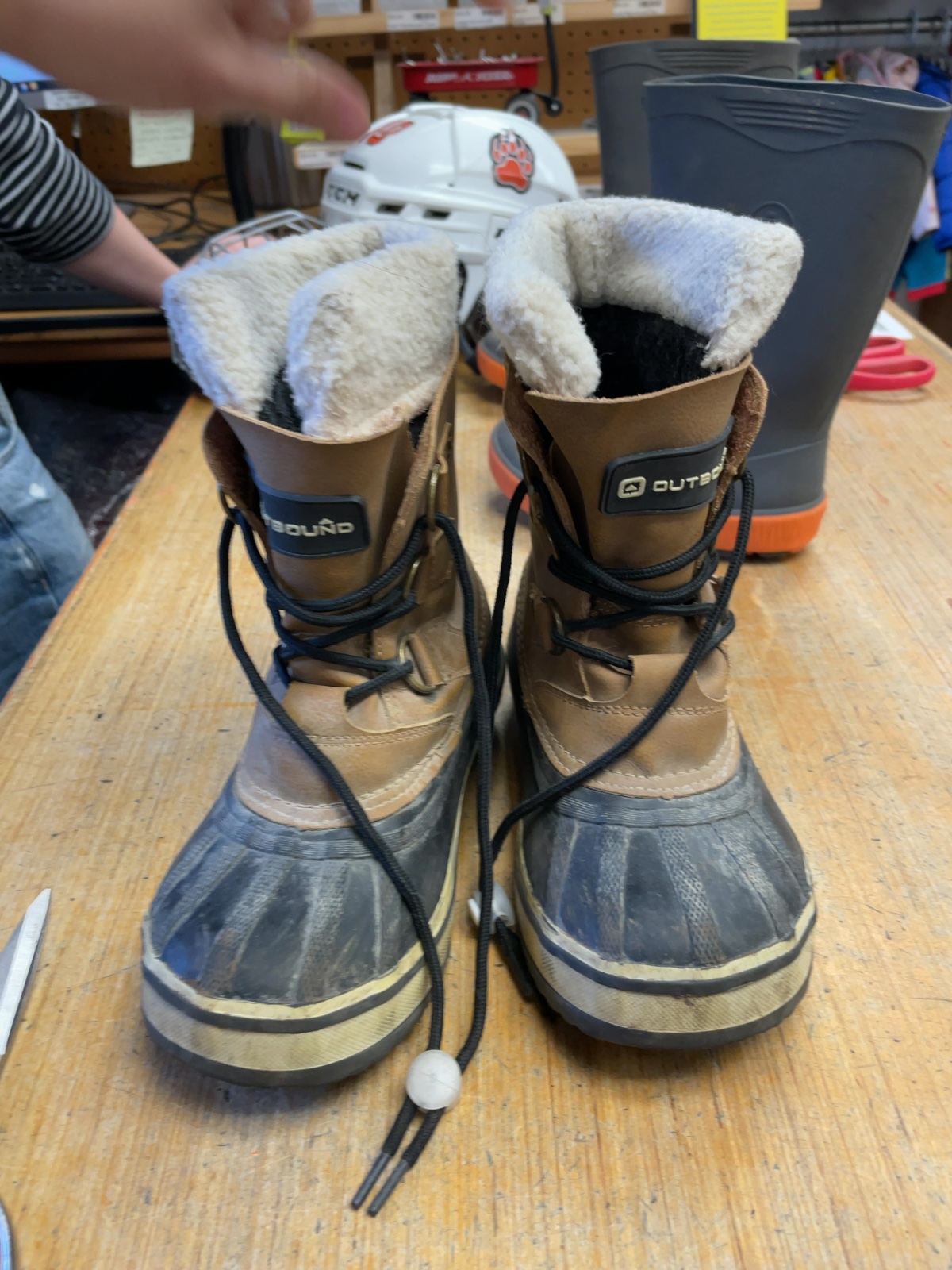 Outbound Size 2 Winter Boots