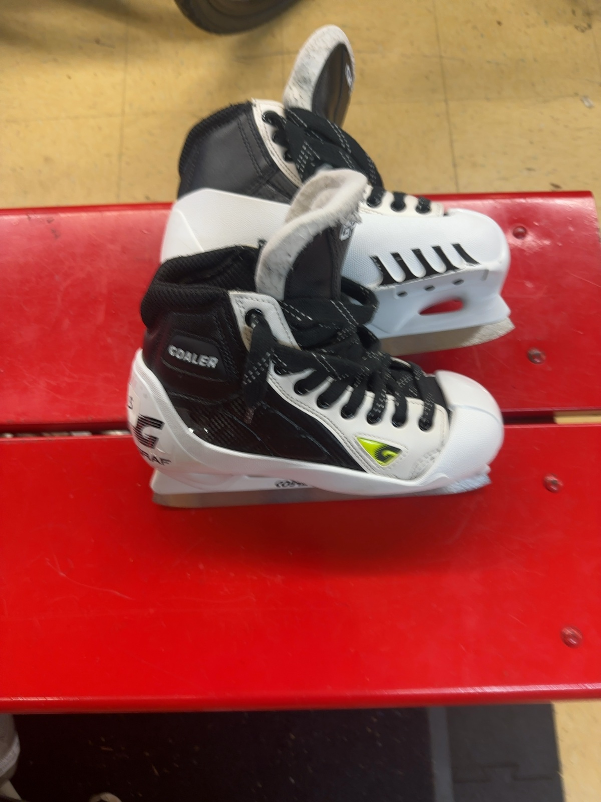 Graf Goaler Hockey Goalie Skates Size 5