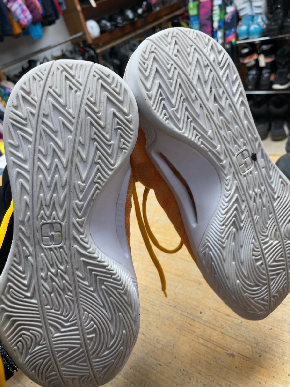 Nike Sabrina 1 Size 8 Court Shoes