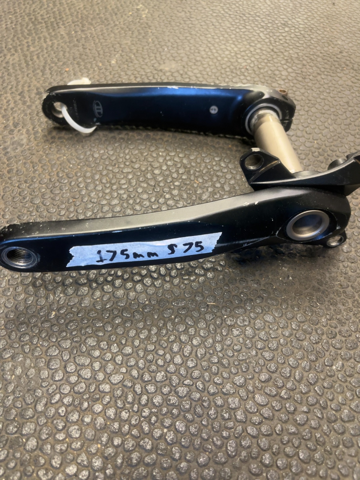 Shimano Hollowtech II Crankset 175mm Black Fair