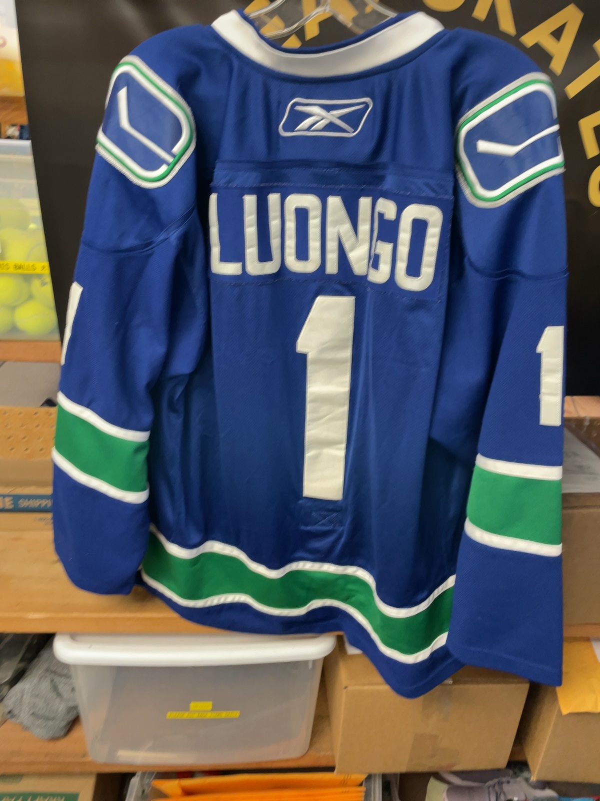 Reebok Vancouver Canucks Roberto Luongo Size L Hockey Jersey