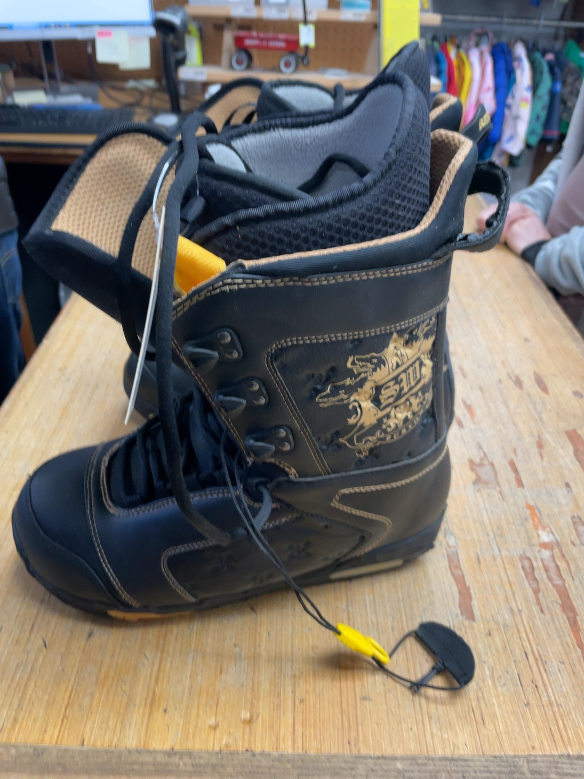 Burton Shaun White Size 11 Snowboard Boots