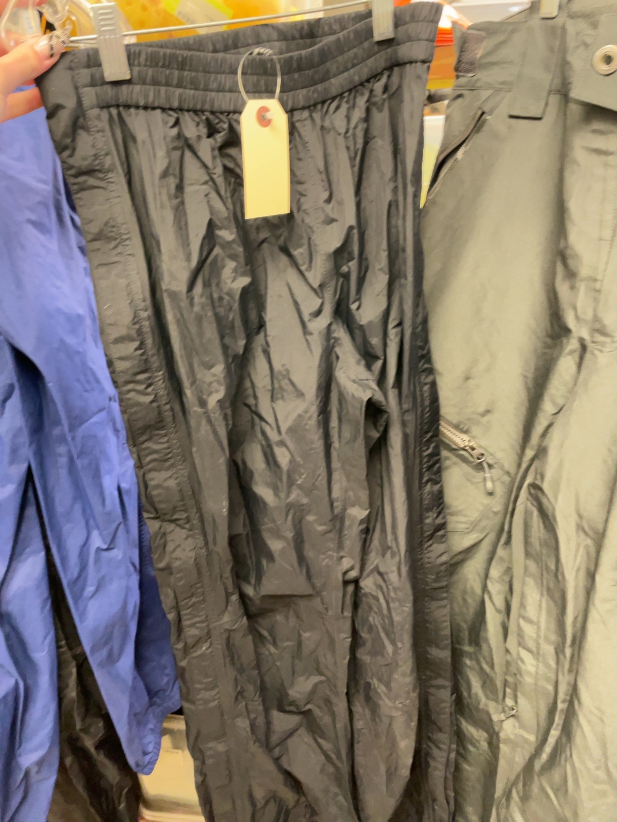 MEC Rain Pants Size Small Black