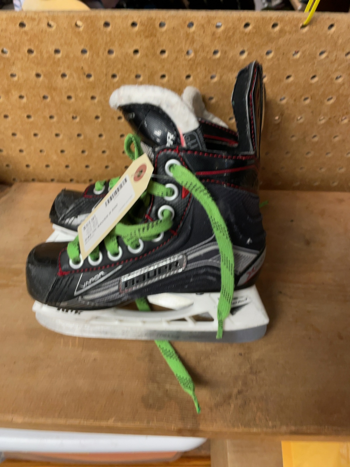 Bauer Vapor X500 Size Y11D Youth Ice Hockey Skates