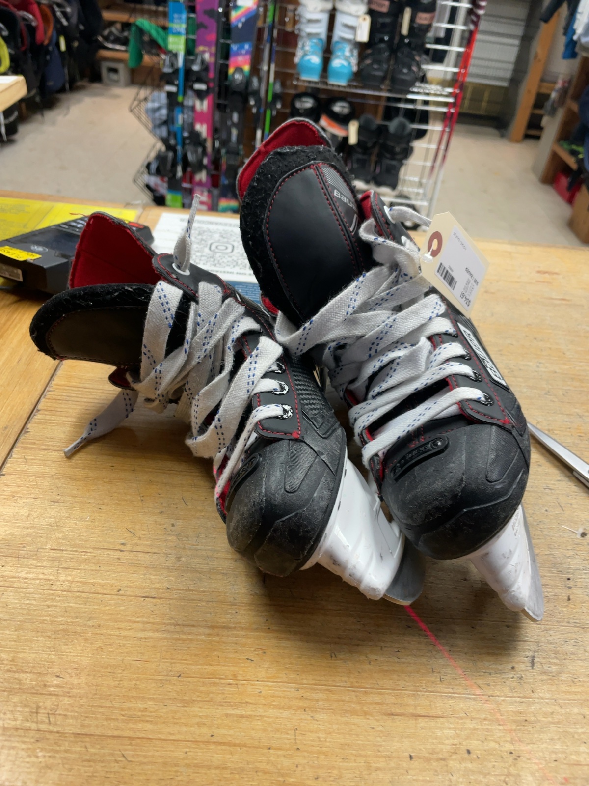 Bauer NS Size 1 Hockey Skates