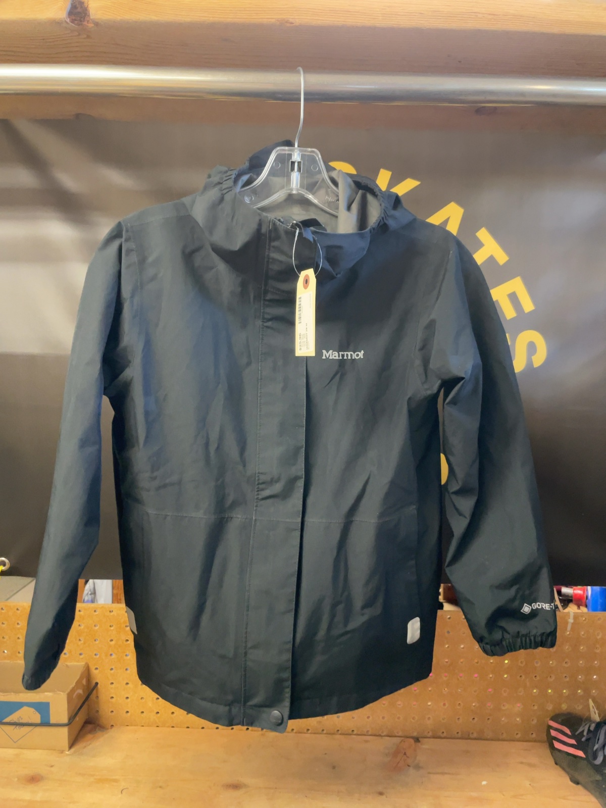 Marmot GORE-TEX Rain Jacket Youth M Black