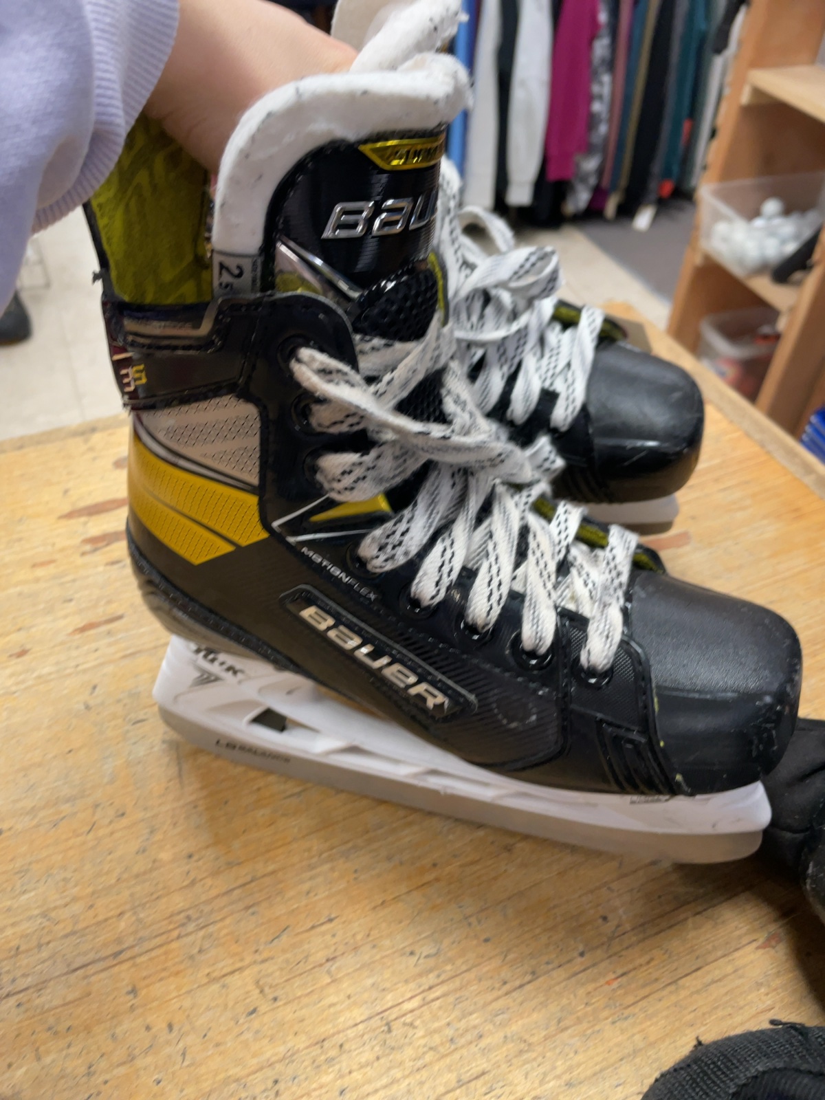 Bauer Supreme 3S Size 2.5 Ice Hockey Skates
