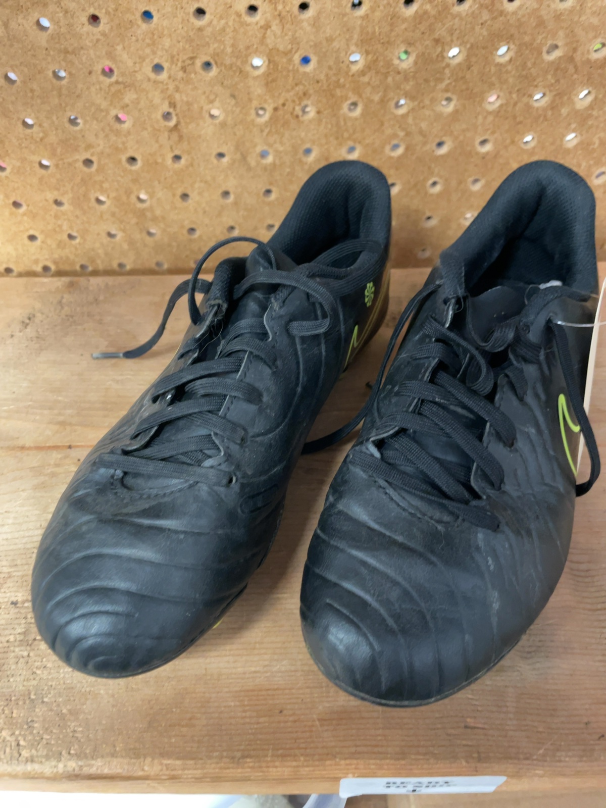 Nike Tiempo Legend Size 5 Soccer Cleats