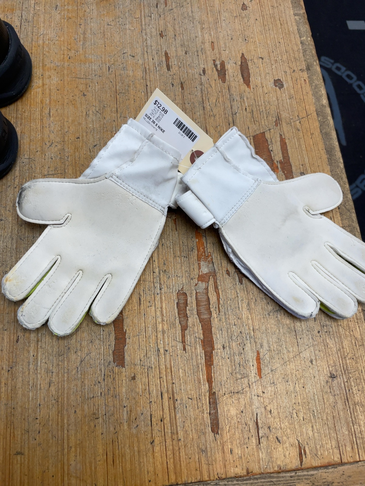 Nike GK Size Jr 5 Soccer Goalkeeper Gloves
