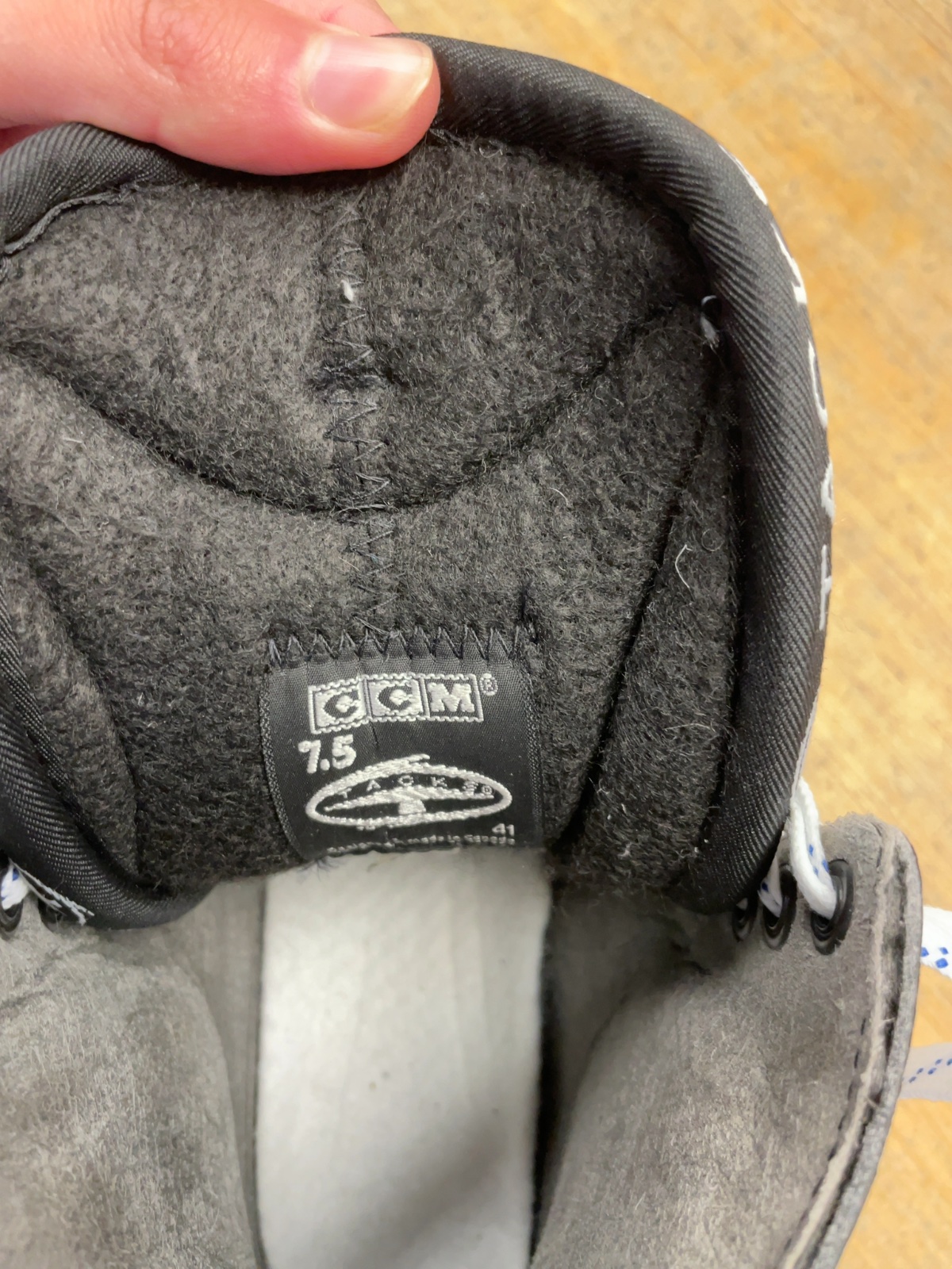 CCM 852 Super Tacks Size 7.5E Hockey Skates