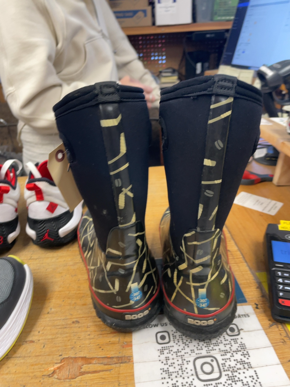 Bogs Classic Boots Size 5 Hockey Sticks