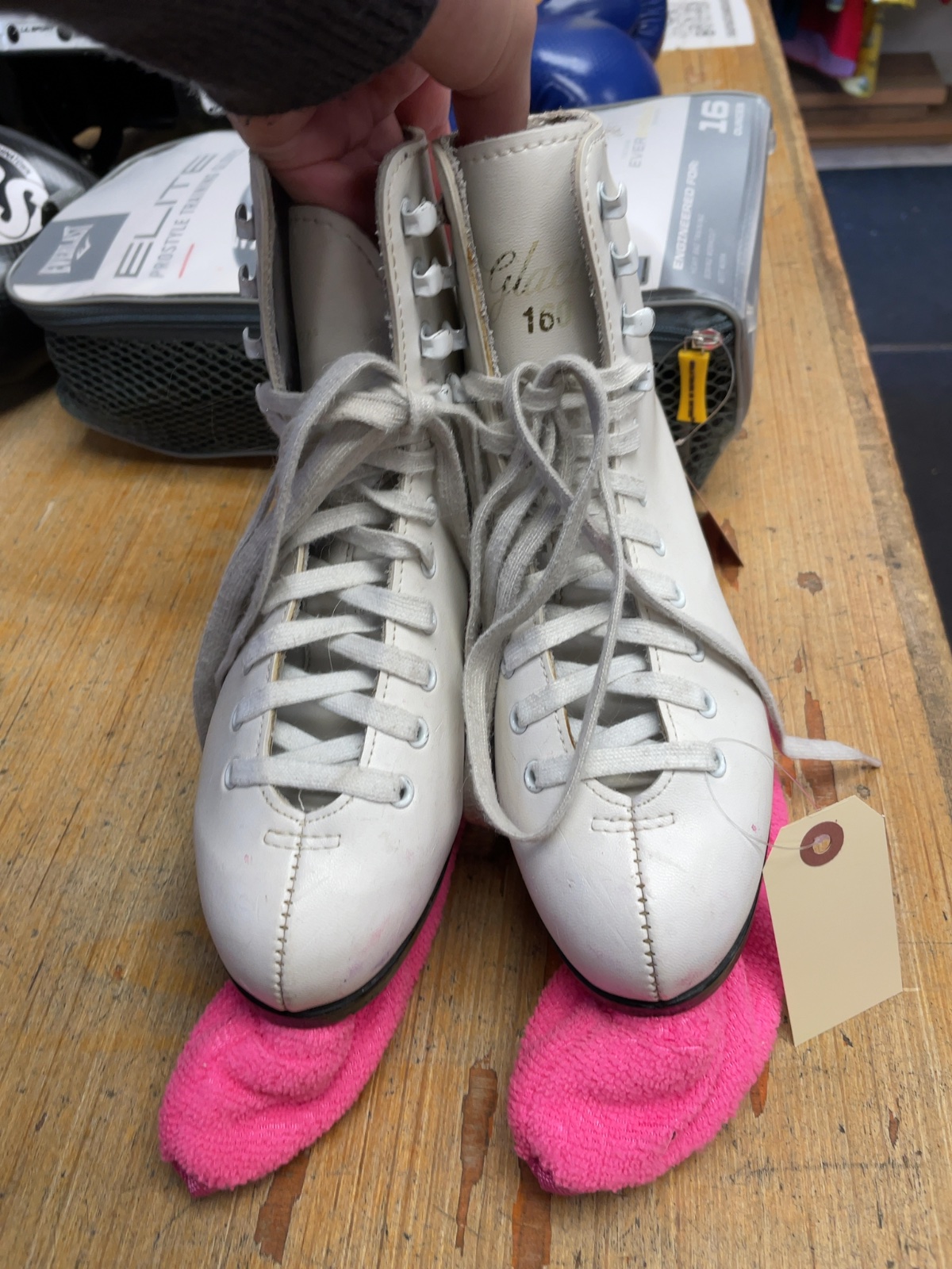 Jackson Glacier 160 Size 4 Figure Skates