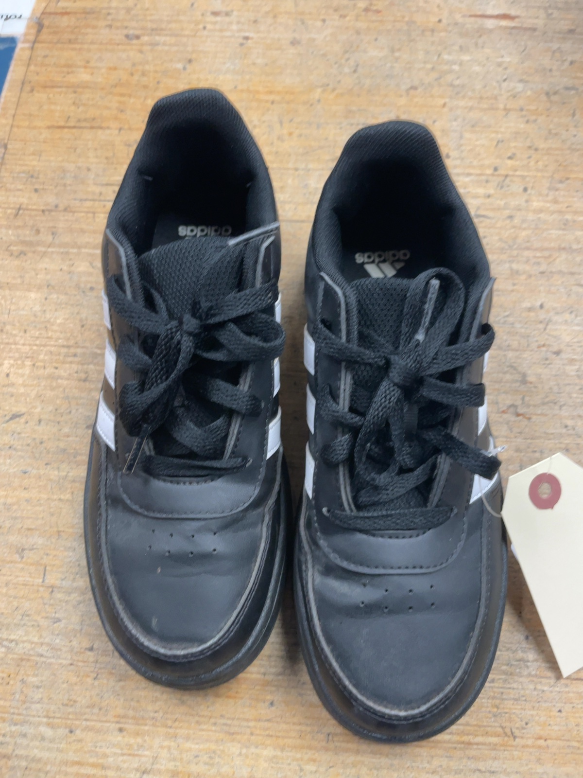 Adidas Size 2.5 US Black / White Sneakers