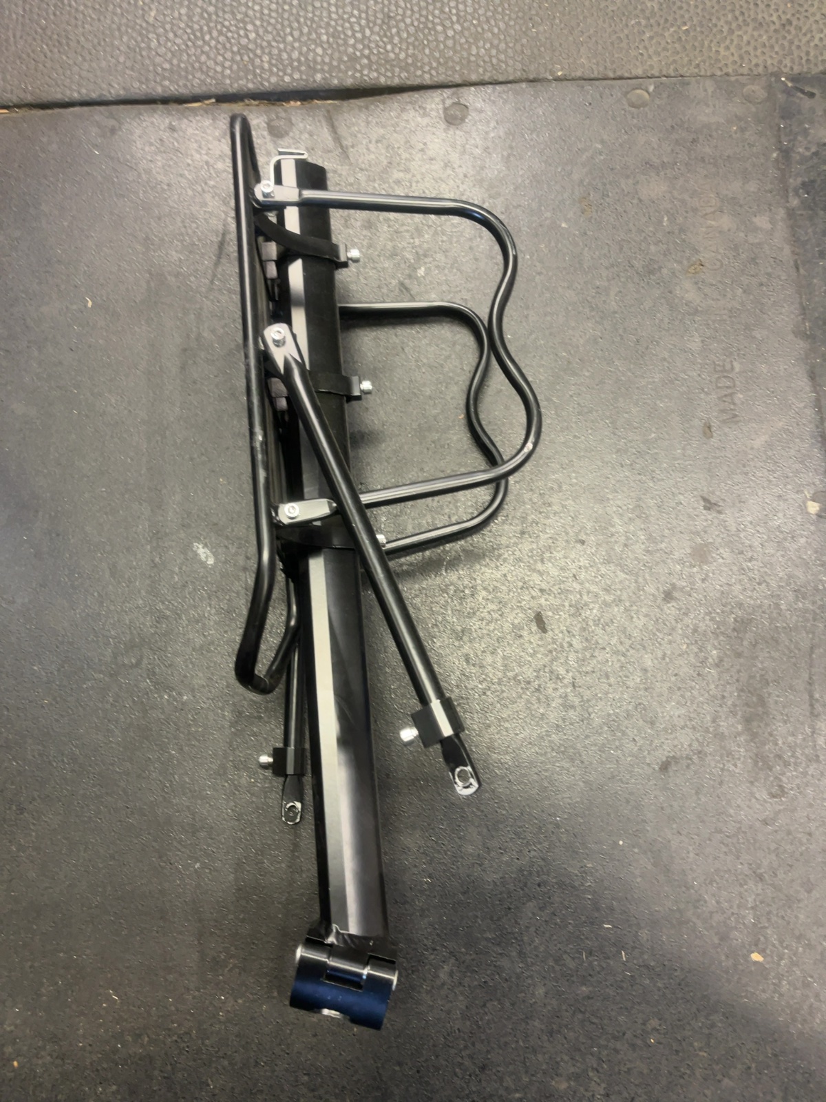 Seatpost Mount Rear Bike Cargo Rack with Side Pannier Supports Good