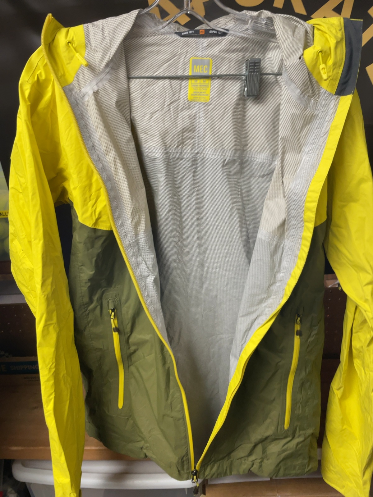 MEC Pertex Shield Hooded Rain Jacket Size M Tall