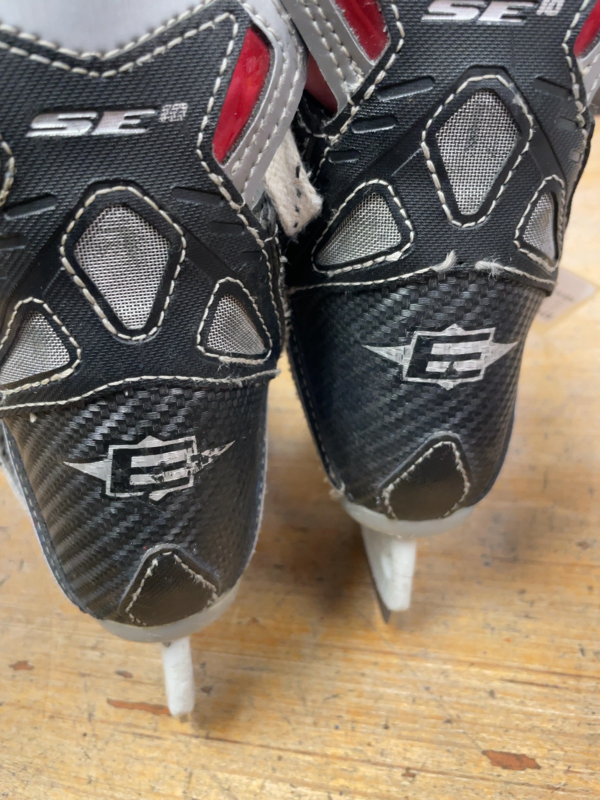 Easton Stealth SE10 Size Y9 Hockey Skates
