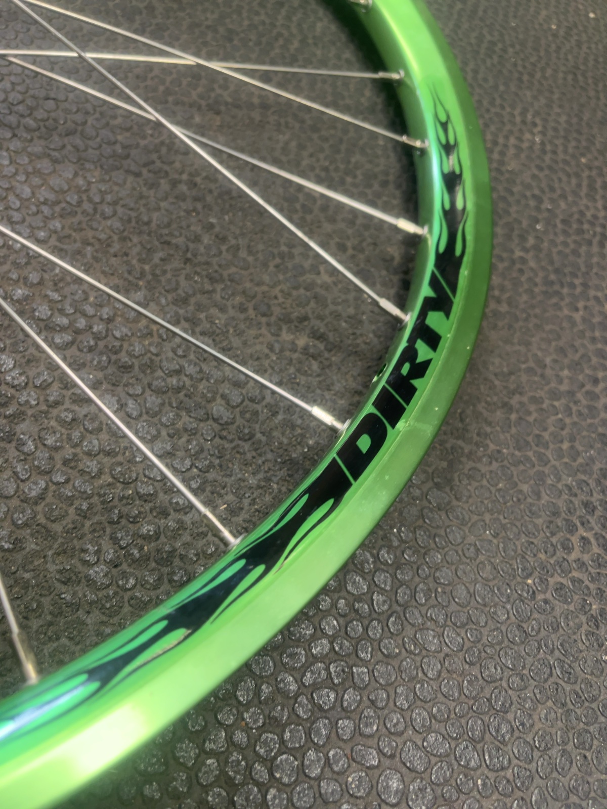 Dirty Wheelset 6-Bolt Disc Green Brand new