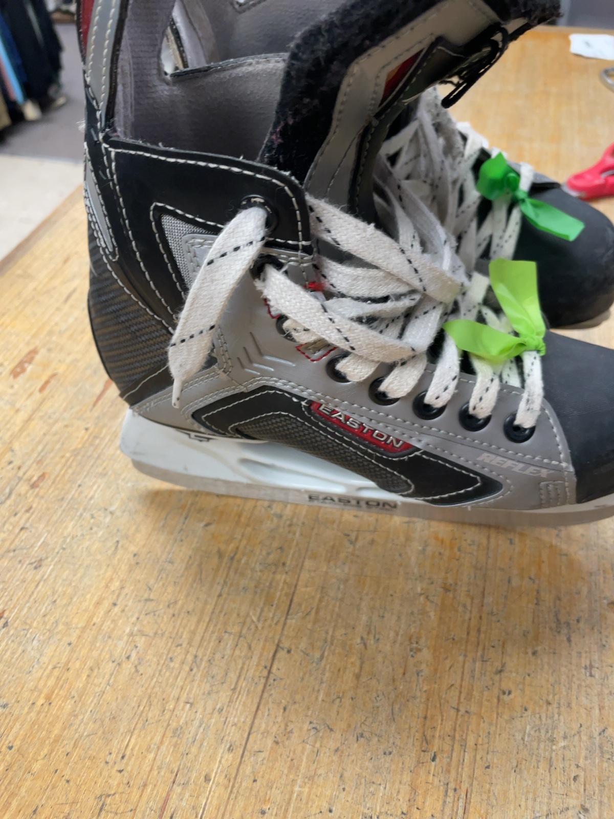 Easton Reflex Size 3.0 D Hockey Skates
