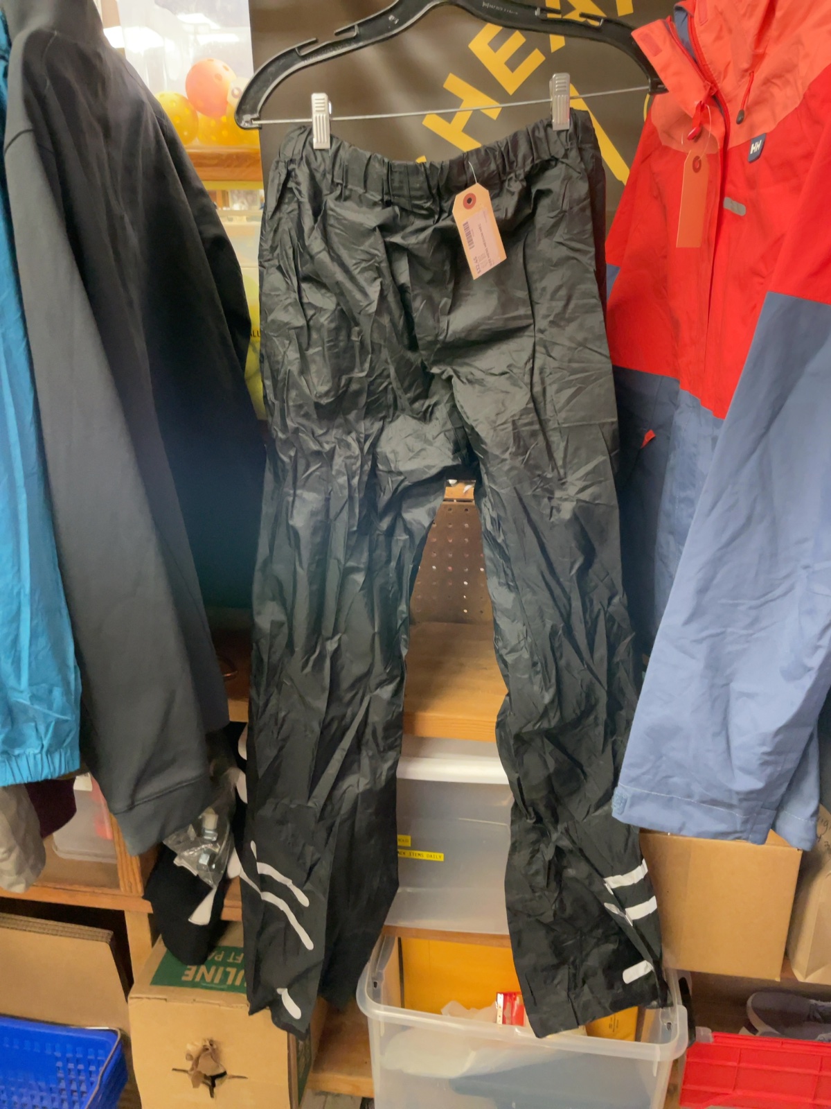 MEC Size M Men's Rain Pants