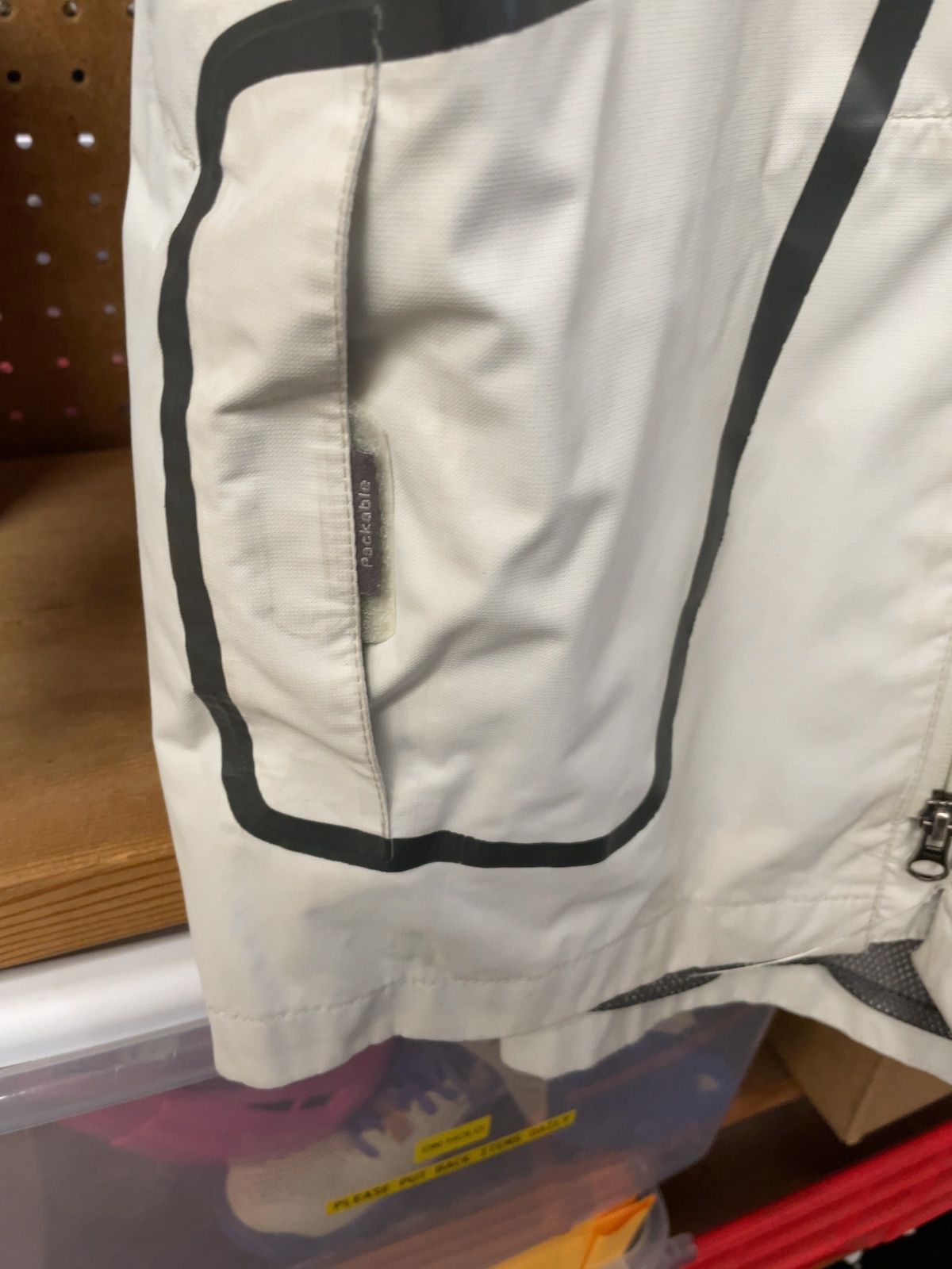 Helly Hansen Helly Tech Size L Rain Jacket
