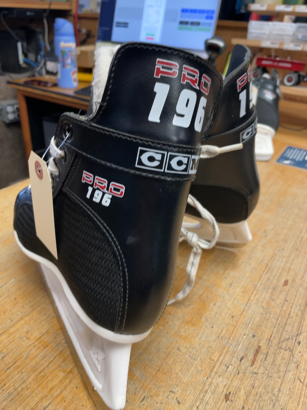 CCM Pro 196 Size 4 Hockey Skates
